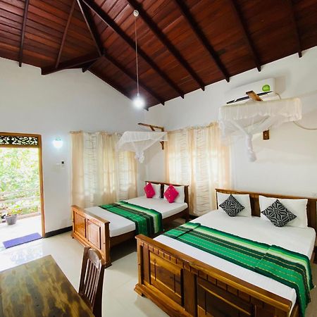Rich Resort & Restaurant Anuradhapura Buitenkant foto