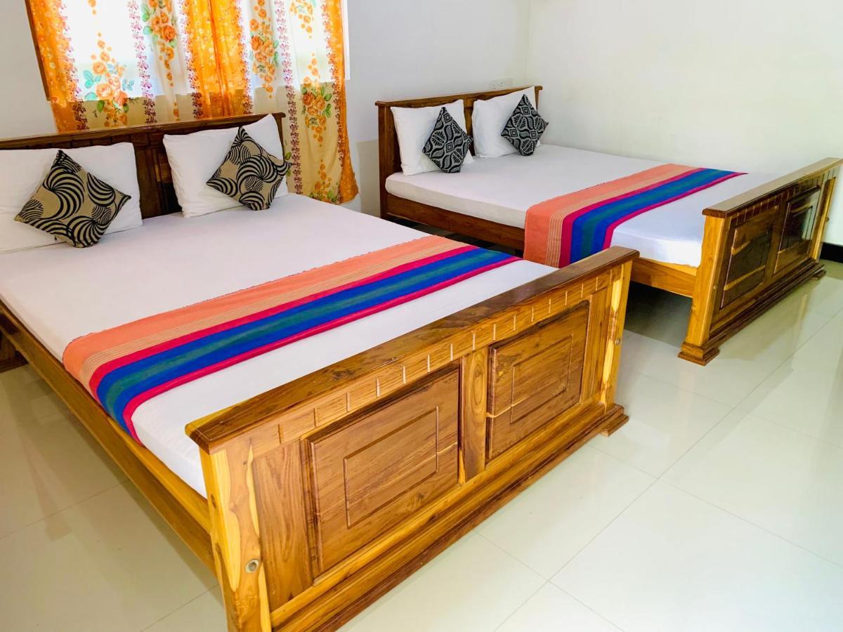 Rich Resort & Restaurant Anuradhapura Buitenkant foto