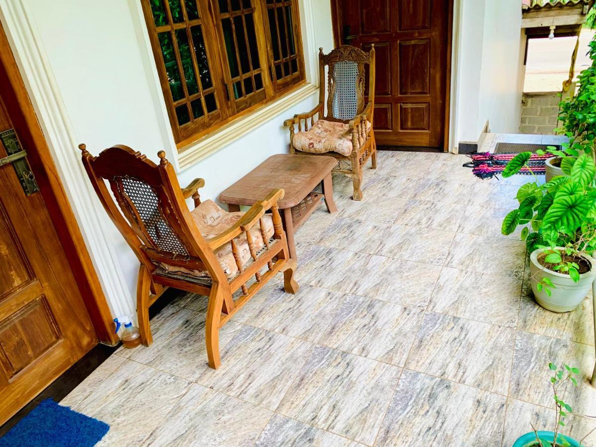 Rich Resort & Restaurant Anuradhapura Buitenkant foto