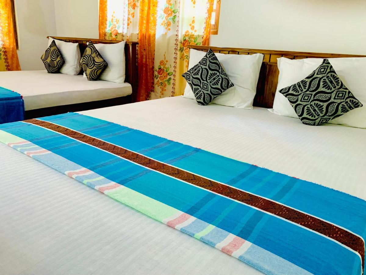 Rich Resort & Restaurant Anuradhapura Buitenkant foto