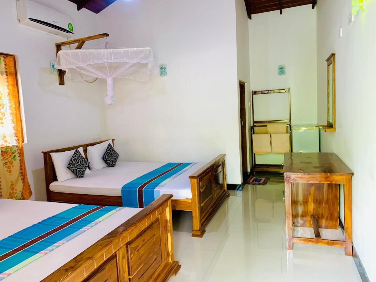 Rich Resort & Restaurant Anuradhapura Buitenkant foto
