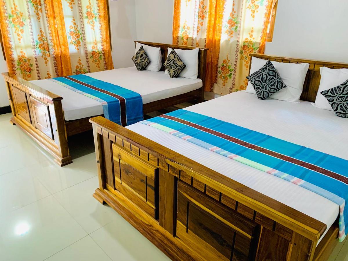 Rich Resort & Restaurant Anuradhapura Buitenkant foto