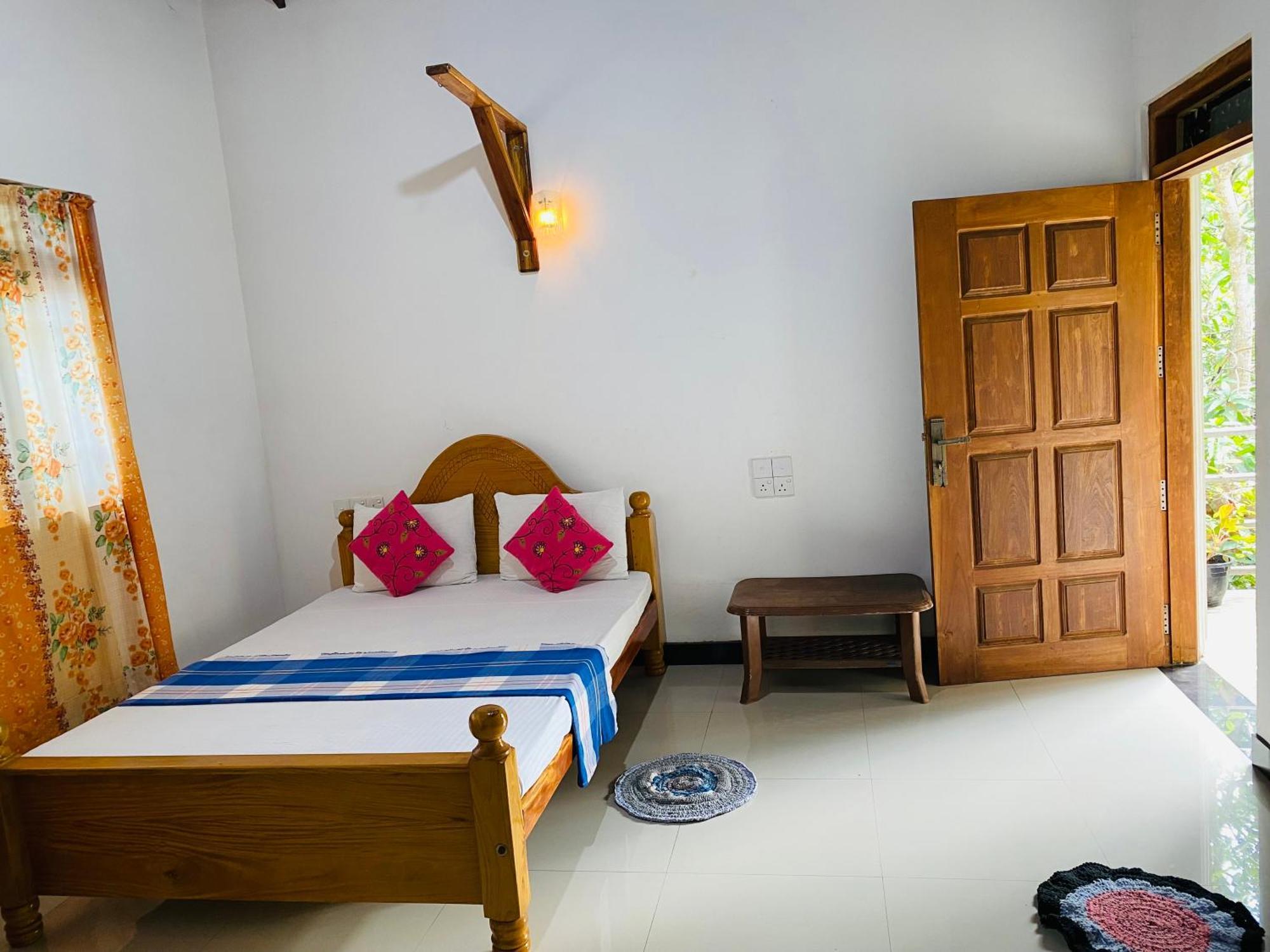 Rich Resort & Restaurant Anuradhapura Buitenkant foto