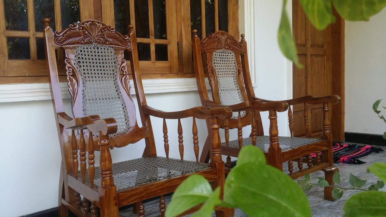 Rich Resort & Restaurant Anuradhapura Buitenkant foto